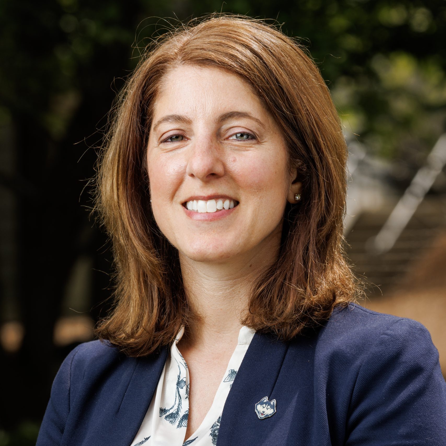 Headshot of Rachel Marshall